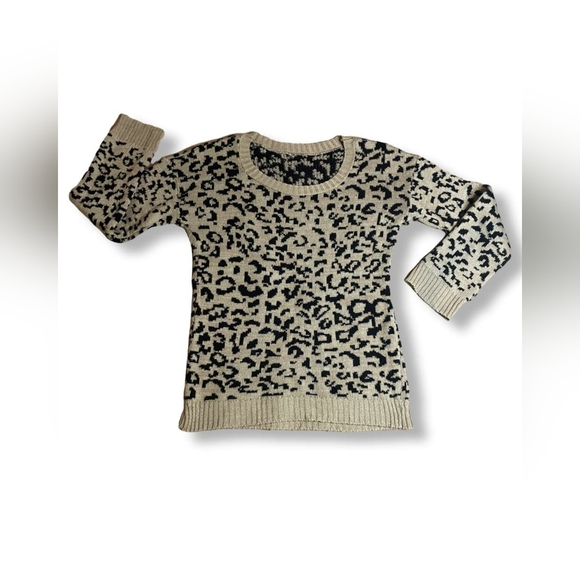 Long-Sleeve Leopard Cheetah Print Acrylic Crew-Neck Sweatshirt - Picture 4 of 7